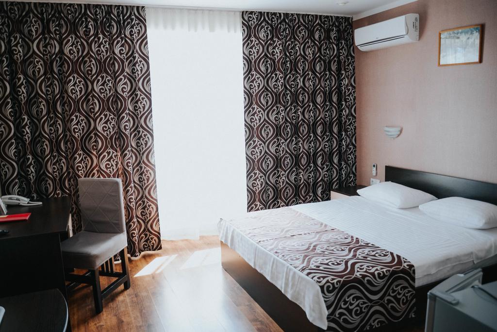 Sayanogorsk Hotel Екстериор снимка