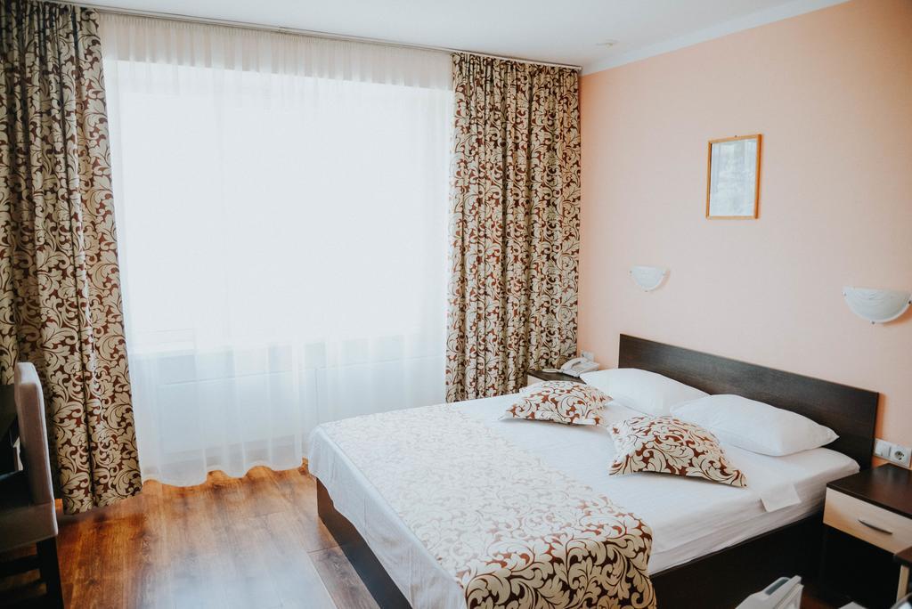 Sayanogorsk Hotel Екстериор снимка